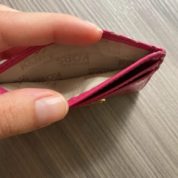 Michael Kors Pink Wallet - Picture 4 of 4
